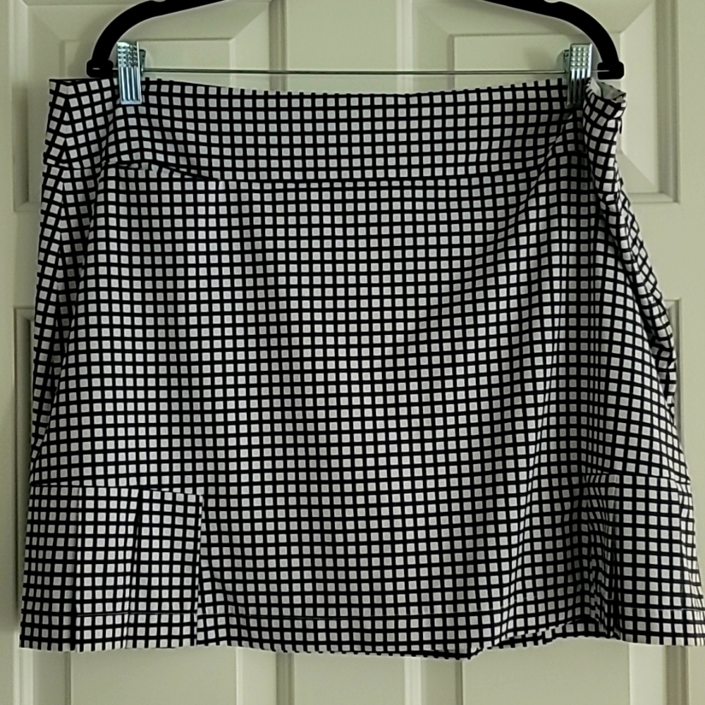 Ladies Golf Skort plaid w side pleats